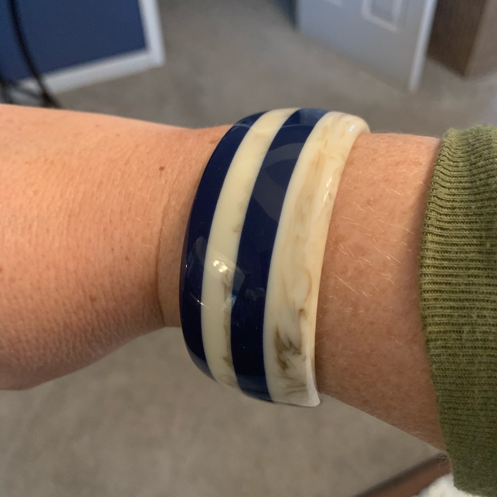 Resin blue and cream bangle